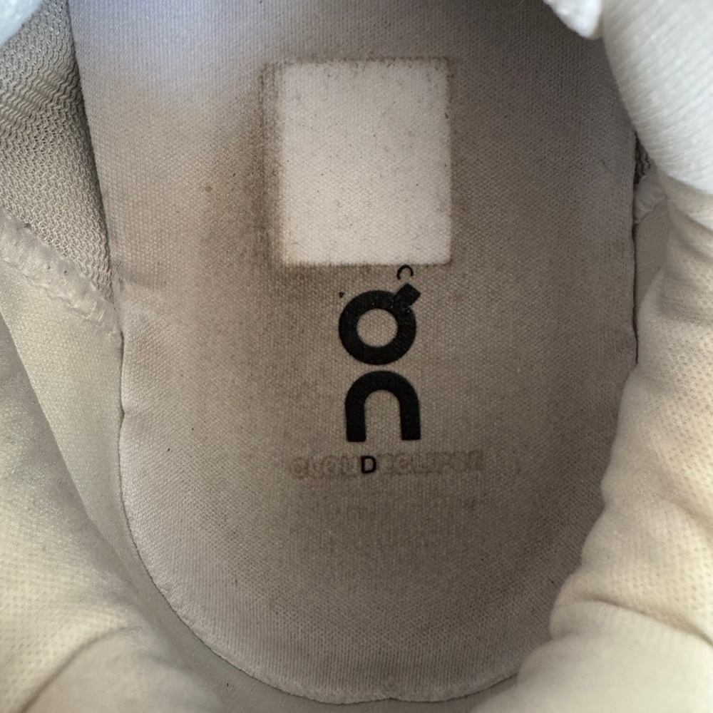 On Cloudeclipse In Alloy/White, Size 9.5 - image 8